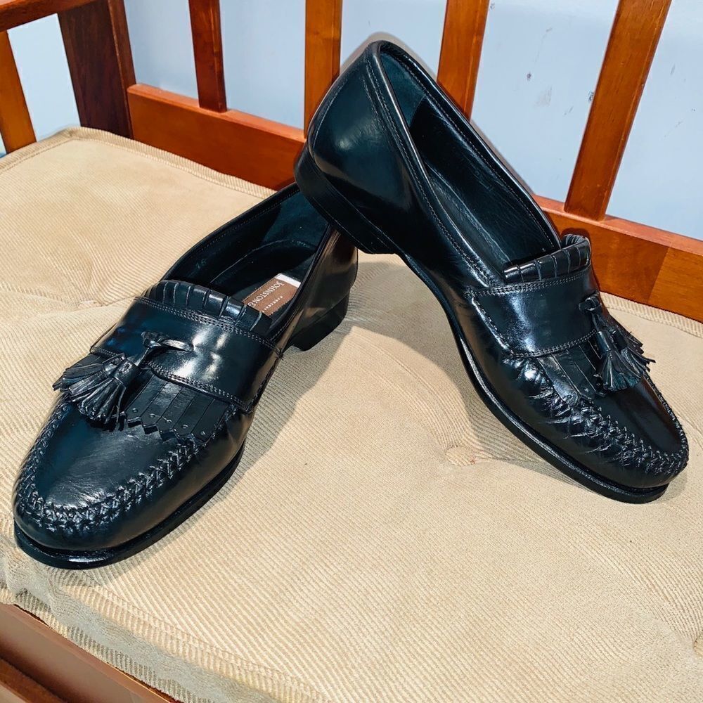 Johnston Murphy Tassel Kitle Loafer.
